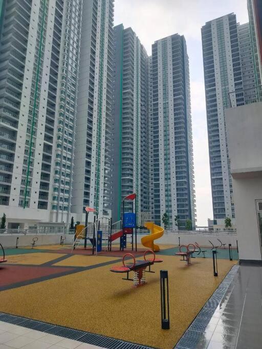 Corner Kl Pool View Rc Residence Kuala Lumpur Bagian luar foto