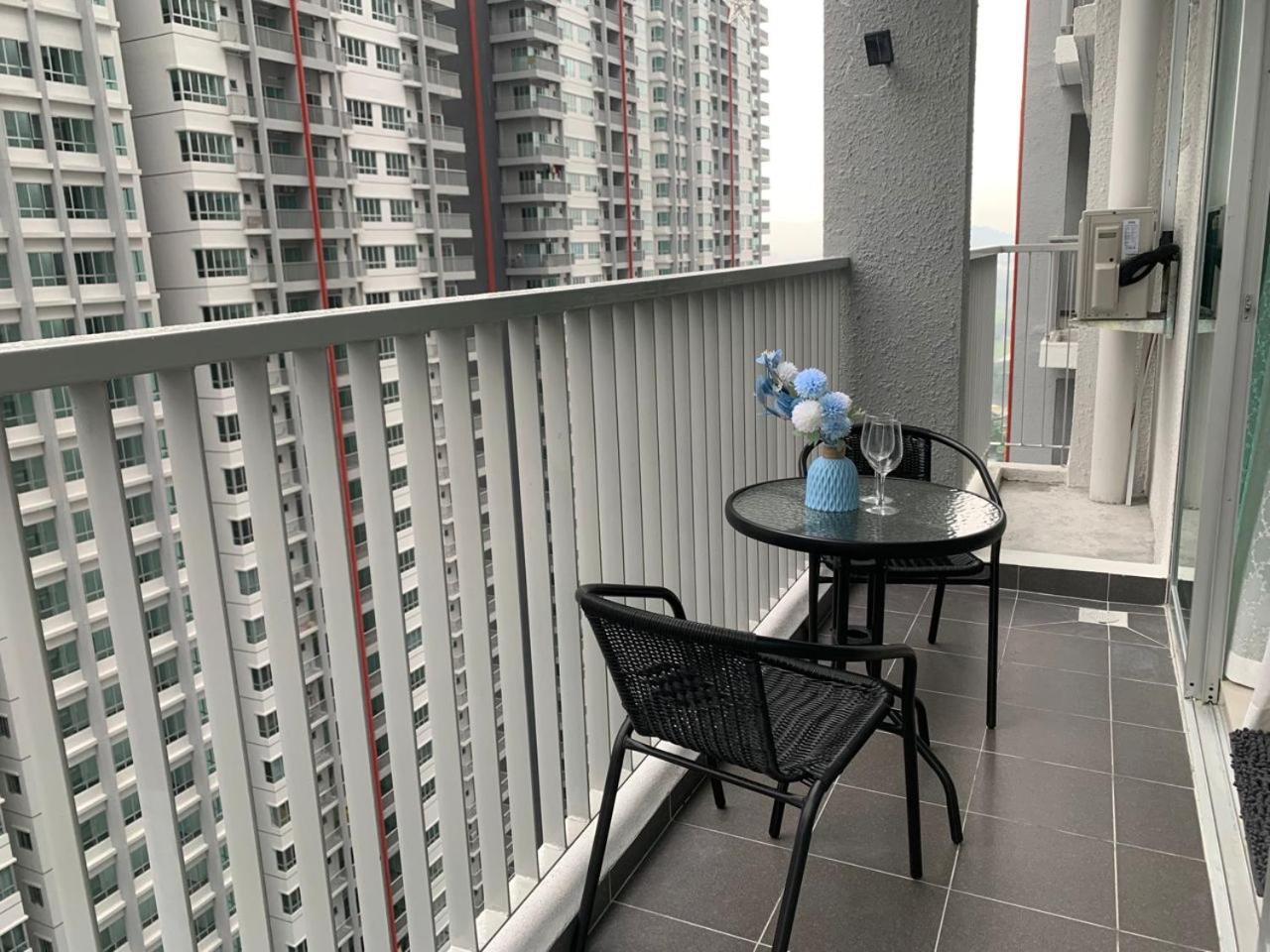 Corner Kl Pool View Rc Residence Kuala Lumpur Bagian luar foto